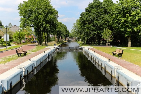 le canal à Assen (Pays-Bas)