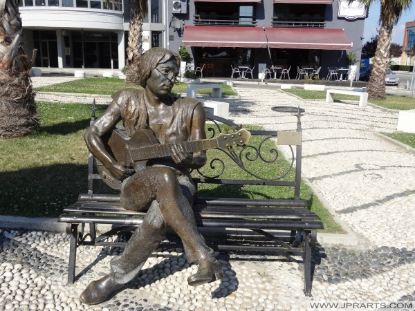 Statue von John Lennon (Durrës, Albanien)