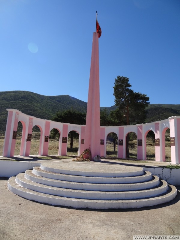 II wojny światowej pomnik w pobliżu jeziora Ohrid (Albania)