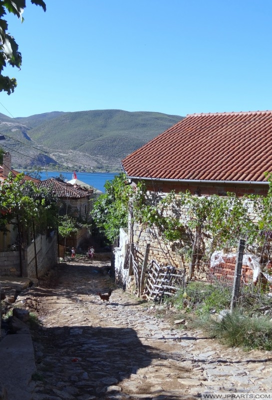 Picturesque Street in Lin (Albania) malerischen Straße in Lin (Albanien)