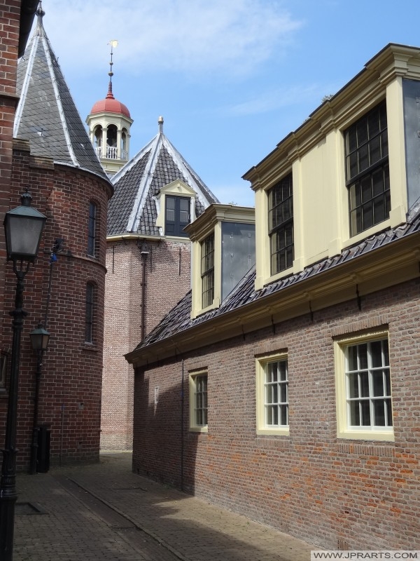 campanile della chiesa abbaziale visto dal Museumlaantje (Assen, Paesi Bassi)