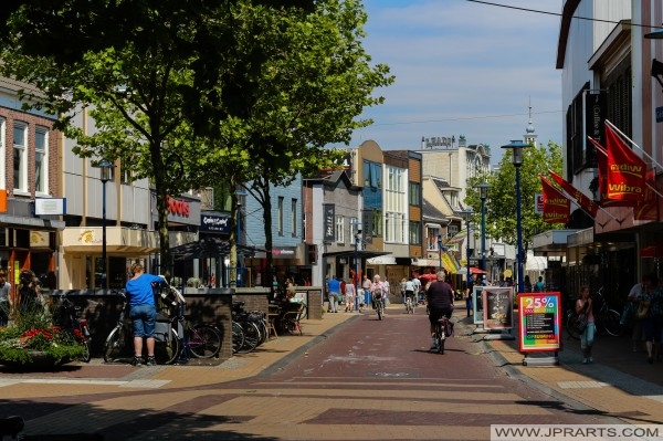 Winkels aan de Gedempte Singel in Assen, Nederland