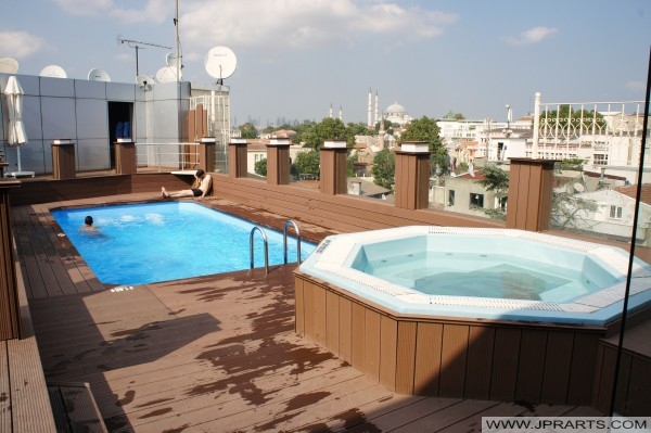 Swimming pool and jacuzzi Klas Hotel Istanbul, Turkey