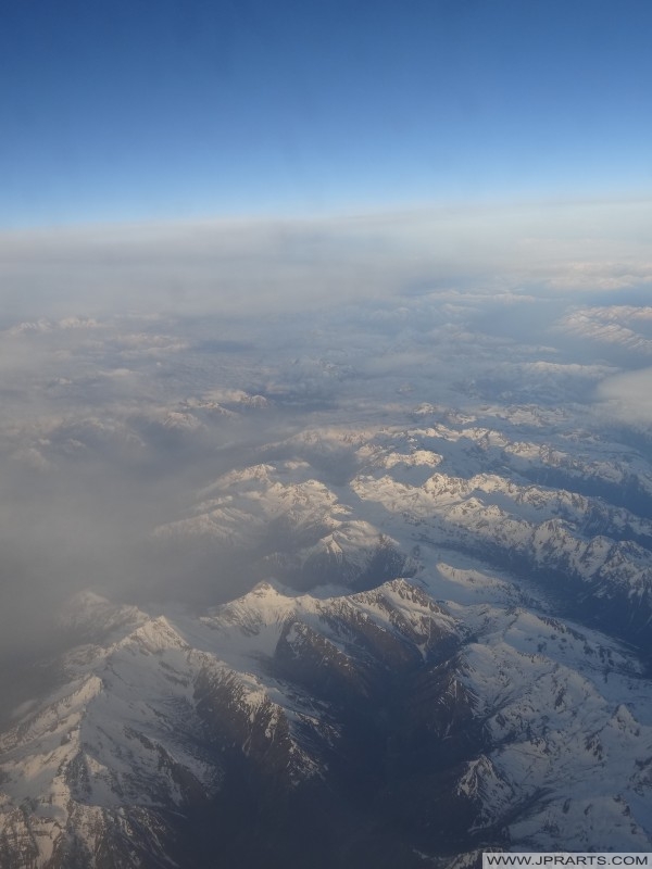 Schneebedeckte Berge in den Alpen