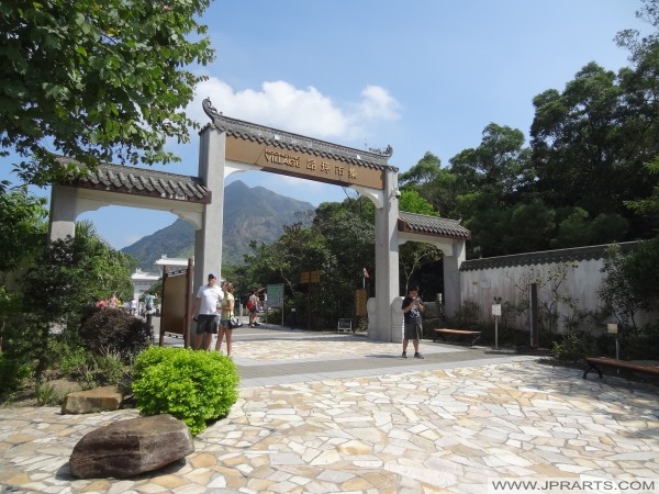 Gate of Ngong Ping Village , Hong Kong Pintu Ngong Ping Village, Hong Kong