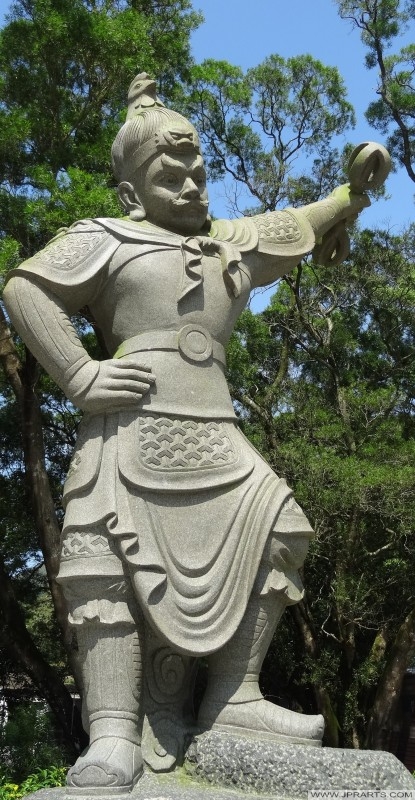 General Mihira (迷企羅), One of The Twelve Divine Generals ( Ngong Ping, Hong Kong) General Mihira, uno de los Doce Generales Divinas (Ngong Ping, Hong Kong)
