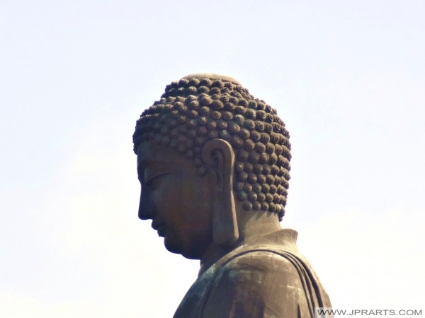 Head of Big Buddha in Hong Kong हांगकांग में बड़ी बुद्ध के सिर