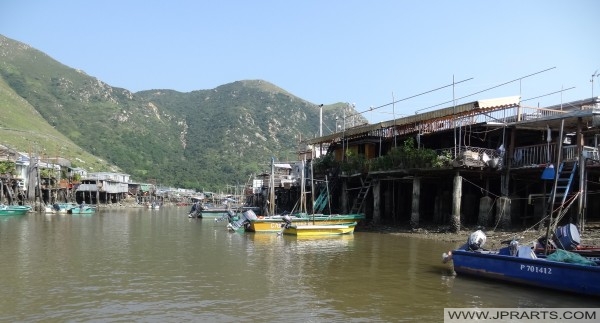 Stilt houses in Tai O (大澳) on the Western side of Lantau Island, Hong Kong Pfahlbauten in Tai O auf der Westseite der Insel Lantau, Hong Kong