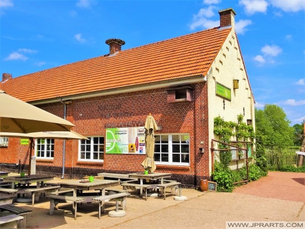 Visitor Center ´De Klapekster´ in Wortel Kolonie, Belgium Besucherzentrum 'De Klapekster' in Wortel Kolonie, Belgien