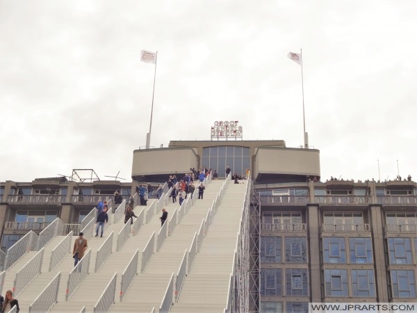 O Edifício Atacado e as escadas para o telhado em Rotterdam, Holanda