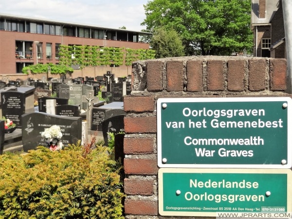 Groby wojenne w Baarle (Belgia - Holandia)