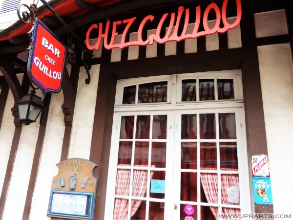 Bar Chez Guillou à Cabourg, France
