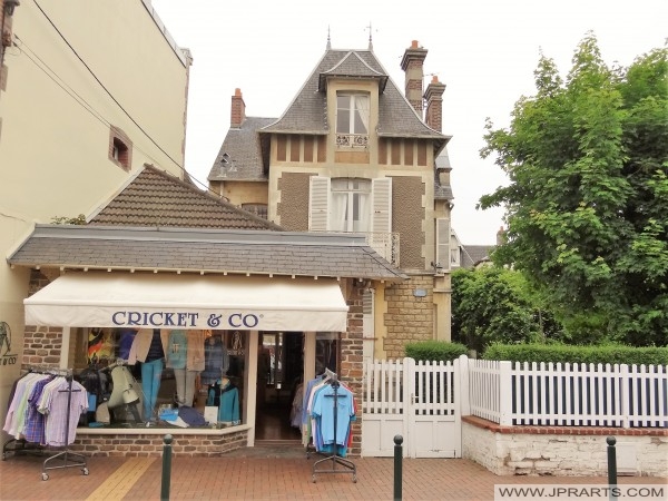 Cricket & Co (Cabourg, France)