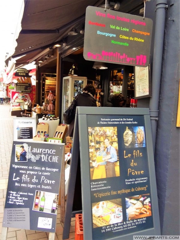 La Cave - vino, cerveza y otras bebidas alcohólicas (Cabourg, Francia)