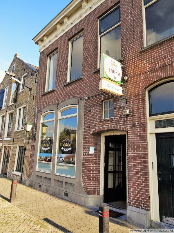 Bar De Kroon in Maassluis, The Netherlands Café De Kroon in Maassluis, Nederland