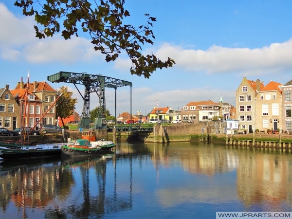  Der Schansbrug in den Inneren Hafen von Maassluis, Niederlande