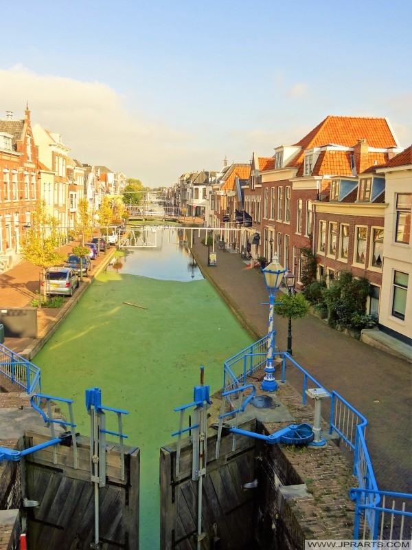 Monstersche Sluis and the Noordvliet in Maassluis, Netherlands Monstersche Sluis en de Noordvliet in Maassluis, Nederland