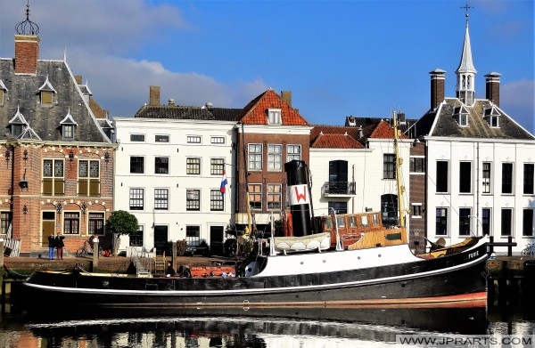 Steam tug 'Furie' in Maassluis, The Netherlands Remorqueur à vapeur Furie à Maassluis, Pays-Bas