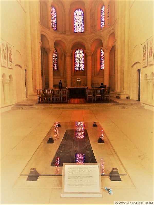 Le tombeau de la Reine Mathilde dans l'église abbatiale de la Sainte-Trinité (Caen, France)