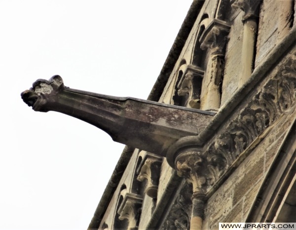 Gargouille sur la Cathédrale Notre-Dame de Bayeux en Normandie, France