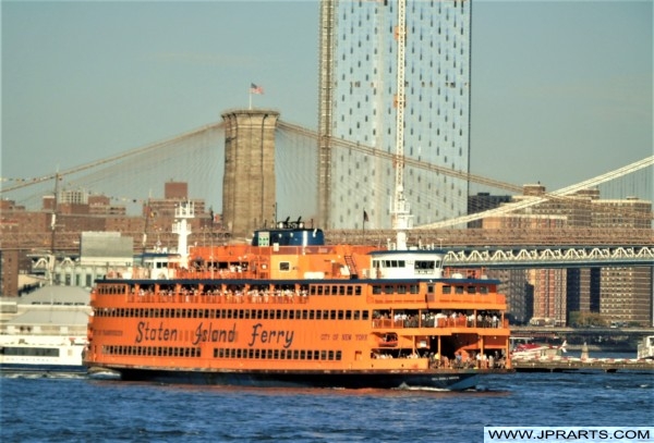 Staten Island Ferry and Brooklyn Bridge (New York, USA)