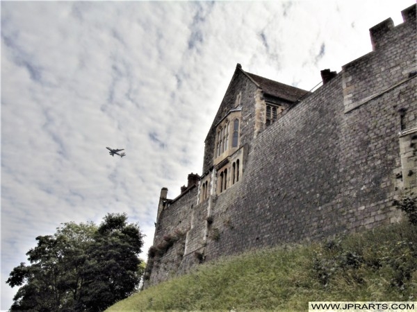 Aeroplane from Heathrow Airport flying over Windsor Castle Aeroplane from Heathrow Airport flying over Windsor Castle