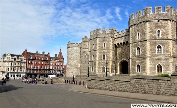 Windsor Castle, the oldest and largest occupied castle in the world Windsor Castle, the oldest and largest occupied castle in the world