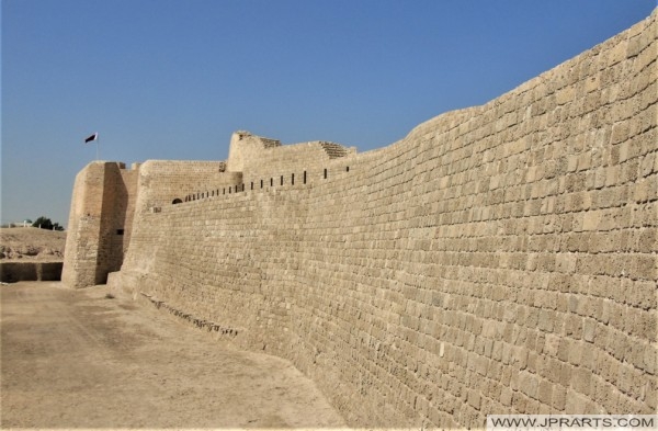 جدار قلعة البحرين