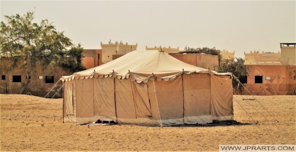 خيمة صحراوية في البحرين