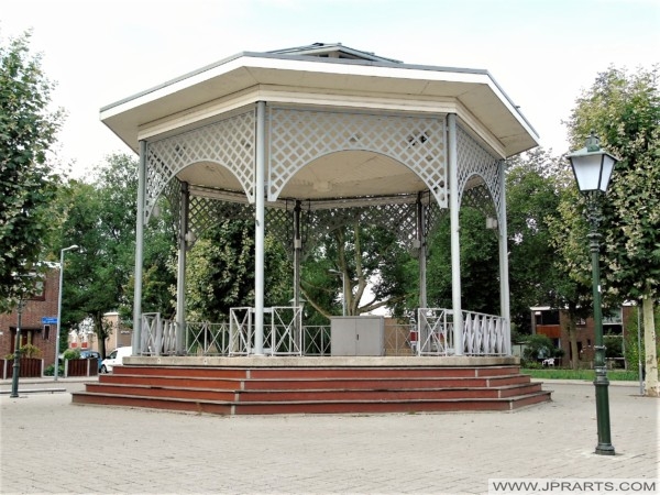 Muziekpaviljoen in Pernis (Rotterdam, Nederland)