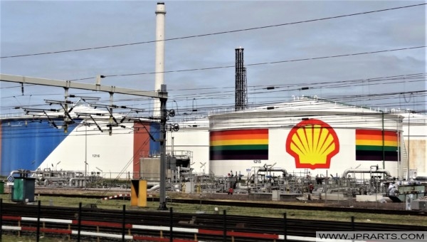 Shell Pernis - Largest integrated refinerychemicals manufacturing site in Europe (Rotterdam, Netherlands)