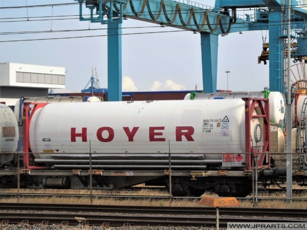 Hoyer Gas Tank on a Wagon in Rotterdam, Holland Hoyer Gas Tank op een wagon in Rotterdam, Nederland