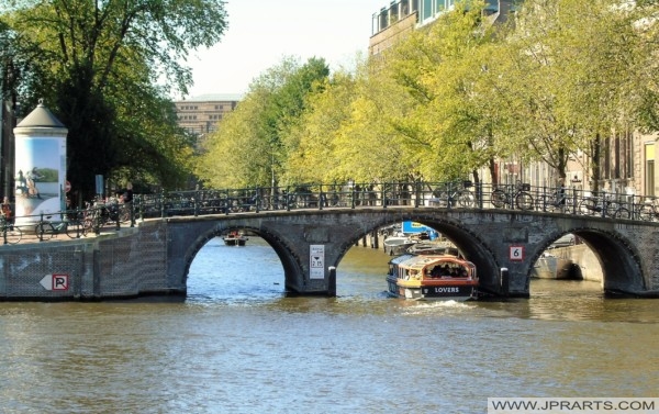 Herengracht gezien vanaf de Amstel