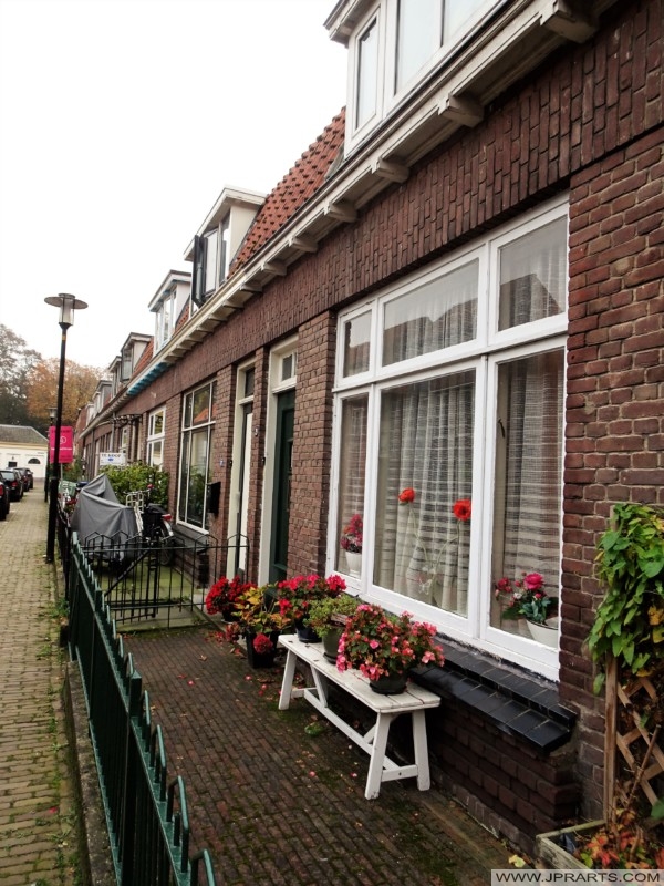 Terraced houses in the Tweede Achterstraat in Tiel, Netherlands Řadové Domy v Tweede Achterstraat v nizozemském Tielu