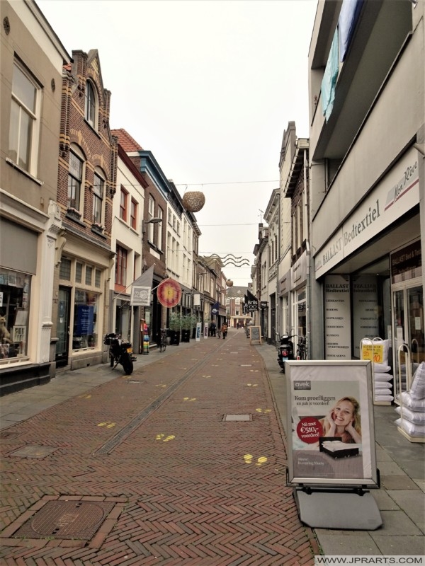 Weerstraat in Tiel, Netherlands Weerstraat in Tiel, Nederland