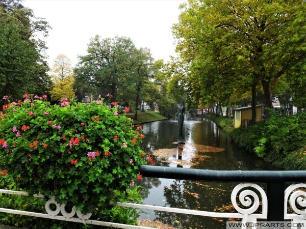 Inner Canal in Tiel, Netherlands Tiel, Hollanda'daki iç Kanal