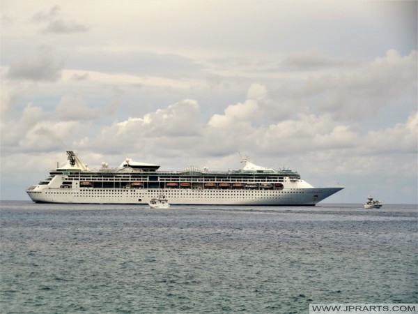 Tenders sail to and from the Enchantment of the Seas (CocoCay, Bahamas)
