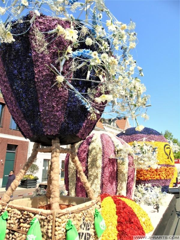 3rd Prize in the Category Float Owners of the Flower Parade 2022 in the Netherlands - With your head in the clouds