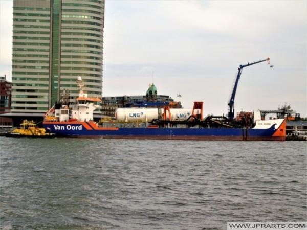 Vox Ariane is Van Oord's first dual-fuel Trailing Suction Hopper Dredger (TSHD) Vox Ariane is Van Oord's first dual-fuel Trailing Suction Hopper Dredger (TSHD)