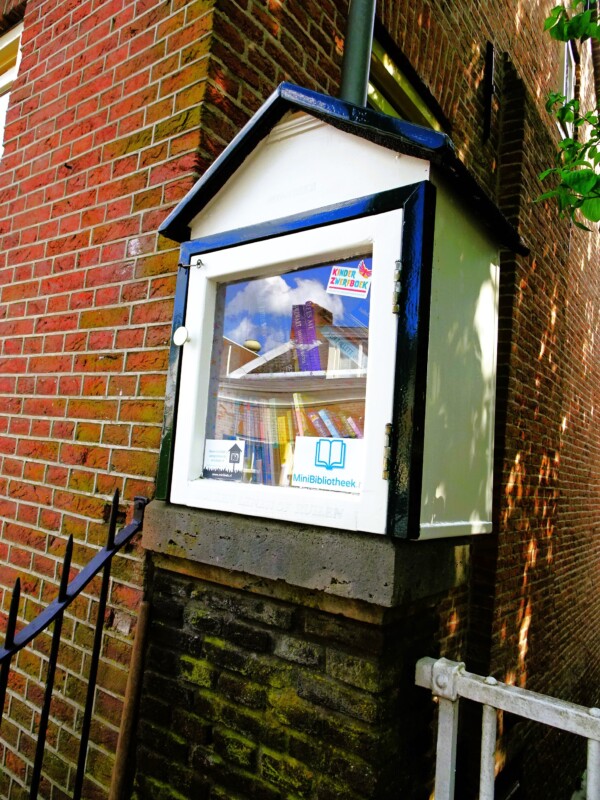 Minibieb (Little Free Library) in Sliedrecht, The Netherlands